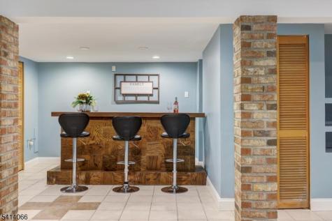 372 Willow Way Clark NJ 07066
