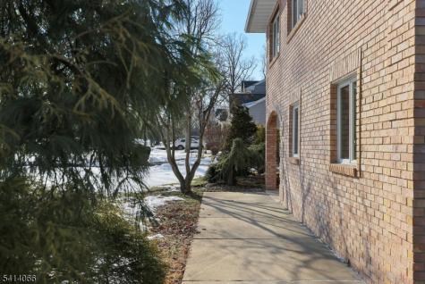 372 Willow Way Clark NJ 07066