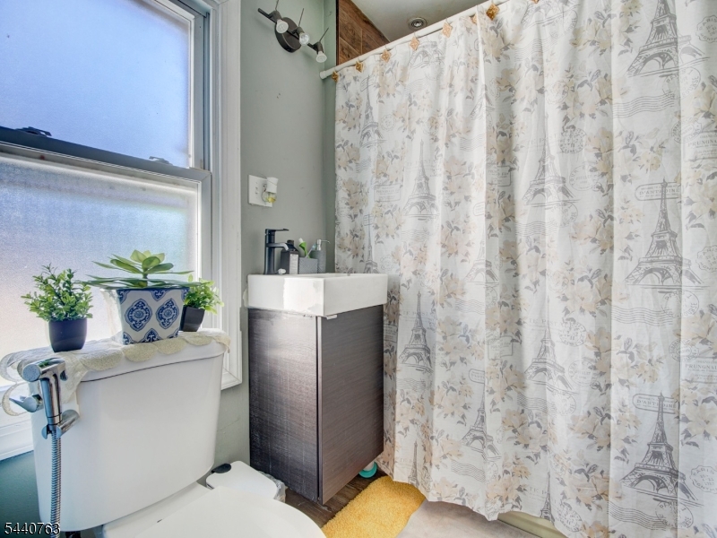40 Bruen Avenue Irvington NJ 07111