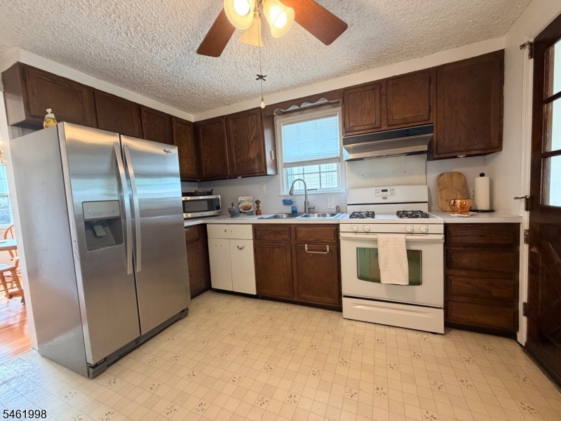 206 Delacy Drive North Plainfield NJ 07060