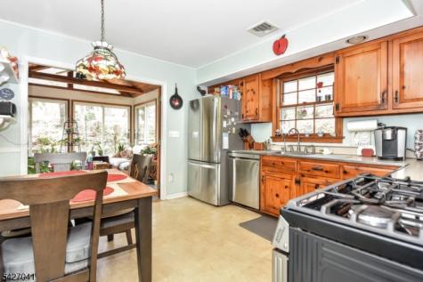 60 Highland Road Bloomingdale NJ 07403