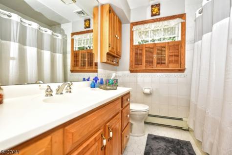 60 Highland Road Bloomingdale NJ 07403