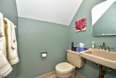 60 Highland Road Bloomingdale NJ 07403