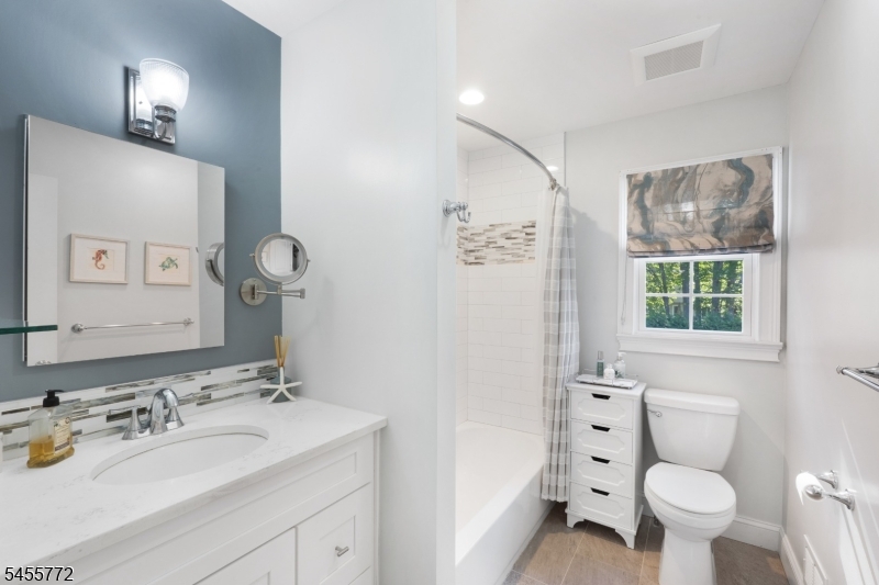 6 Selmar Terrace East Hanover NJ 07936