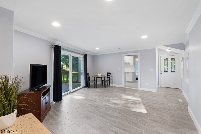 6 Selmar Terrace East Hanover NJ 07936