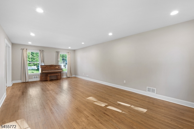 6 Selmar Terrace East Hanover NJ 07936