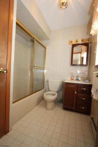 28 Taylor Lane Woodland Park NJ 07424