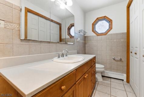 14 Marshall Trail Hopatcong NJ 07843