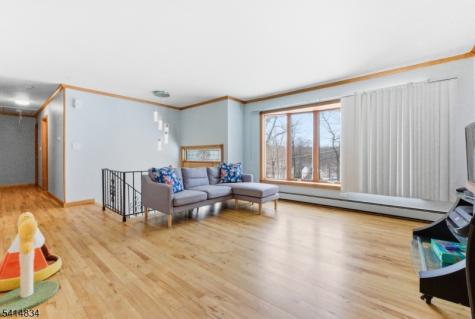 14 Marshall Trail Hopatcong NJ 07843