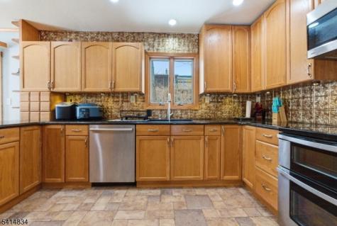 14 Marshall Trail Hopatcong NJ 07843