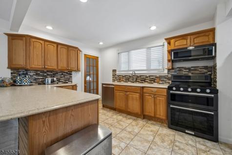 1027 Salem Avenue Hillside NJ 07205