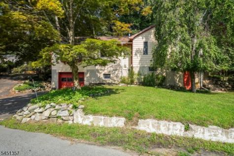 12 Coolidge Trail Hopatcong NJ 07843