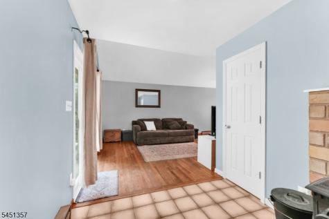 12 Coolidge Trail Hopatcong NJ 07843