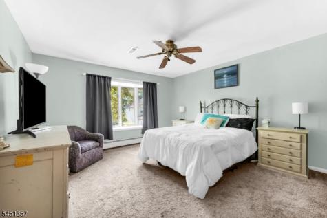 12 Coolidge Trail Hopatcong NJ 07843