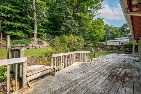 12 Coolidge Trail Hopatcong NJ 07843