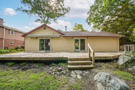 12 Coolidge Trail Hopatcong NJ 07843