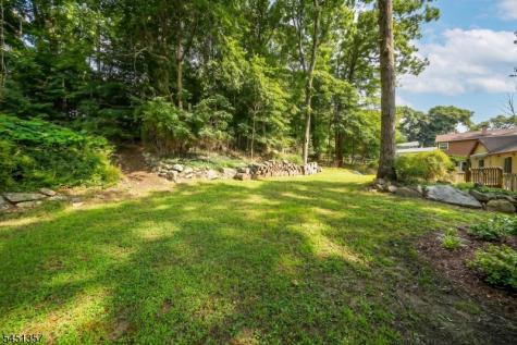 12 Coolidge Trail Hopatcong NJ 07843