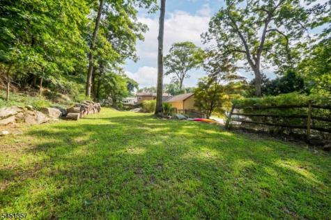 12 Coolidge Trail Hopatcong NJ 07843