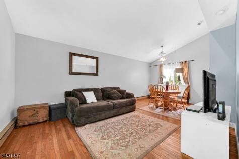 12 Coolidge Trail Hopatcong NJ 07843