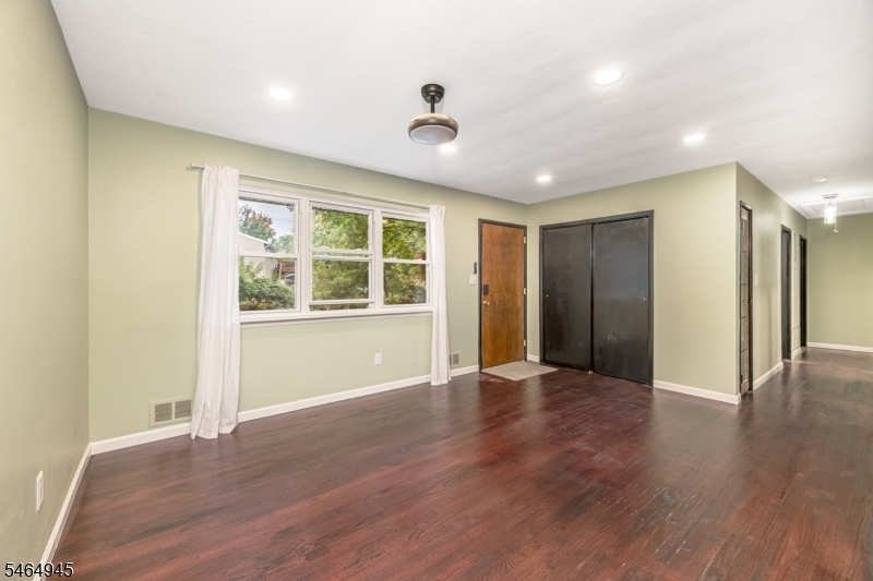 7 Fox Hill Drive Franklin NJ 07416