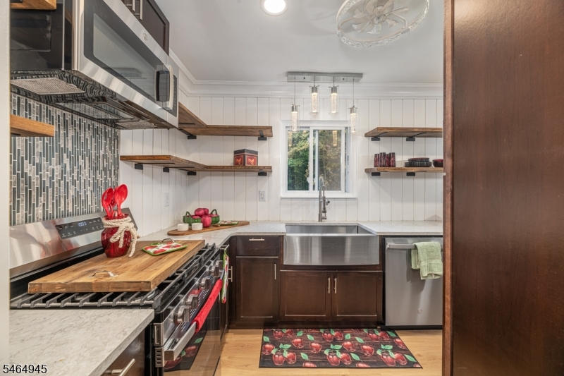 7 Fox Hill Drive Franklin NJ 07416