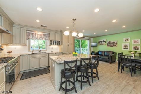25 Meadow Drive Little Falls NJ 07424