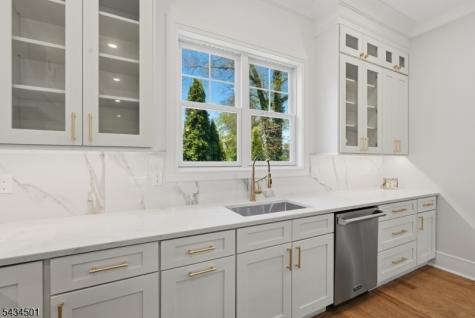 60 W Hobart Gap Road Livingston NJ 07039