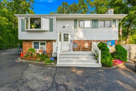 59 Shawnee Road Hopatcong NJ 07843