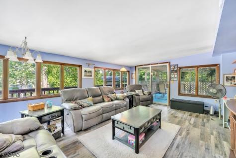 59 Shawnee Road Hopatcong NJ 07843
