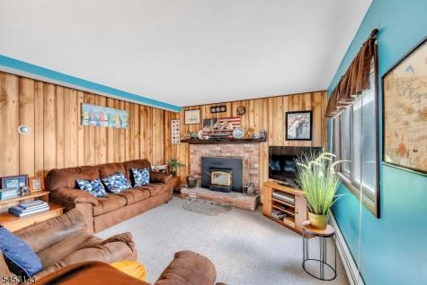 59 Shawnee Road Hopatcong NJ 07843