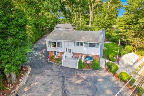 59 Shawnee Road Hopatcong NJ 07843