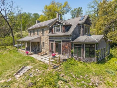 130 Shire Road Holland NJ 08848