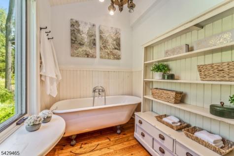 130 Shire Road Holland NJ 08848