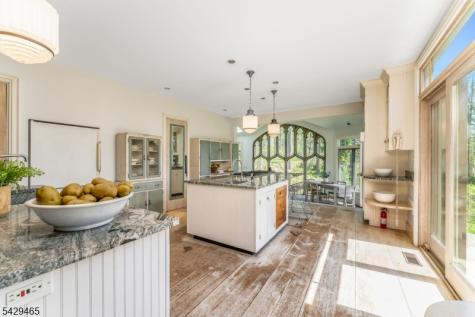 130 Shire Road Holland NJ 08848