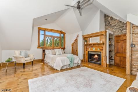 130 Shire Road Holland NJ 08848