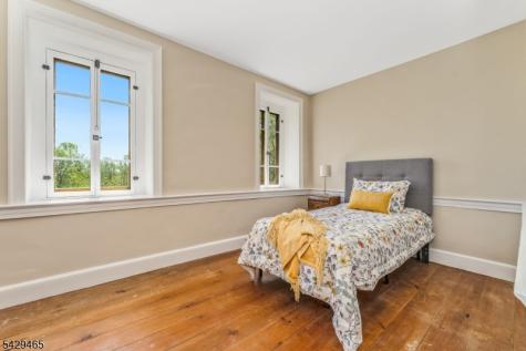 130 Shire Road Holland NJ 08848