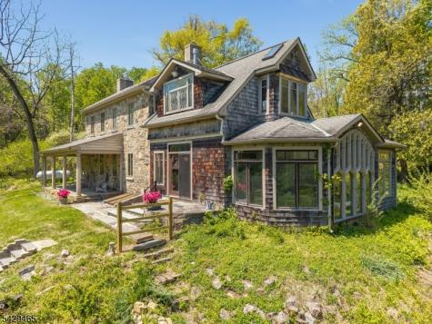 130 Shire Road Holland NJ 08848