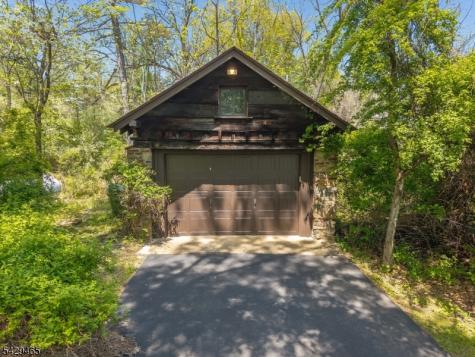 130 Shire Road Holland NJ 08848