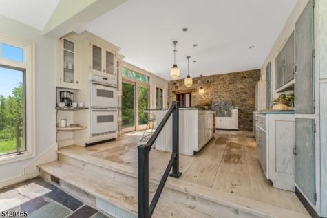 130 Shire Road Holland NJ 08848