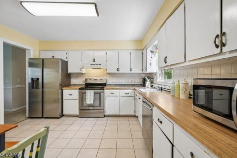 16 Old Mountain Road Clinton NJ 08833