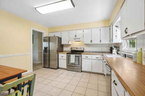 16 Old Mountain Road Clinton NJ 08833