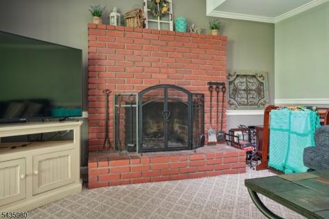 16 Old Mountain Road Clinton NJ 08833