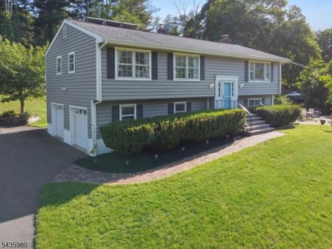 16 Old Mountain Road Clinton NJ 08833