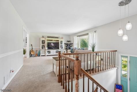 16 Old Mountain Road Clinton NJ 08833