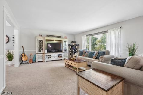 16 Old Mountain Road Clinton NJ 08833