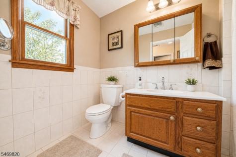 11 Ledgerock Court Parsippany-troy Hills NJ 07950