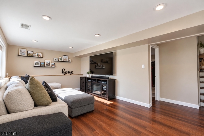 15 Foxwood Drive Franklin NJ 08873
