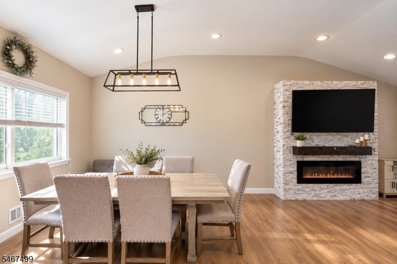 15 Foxwood Drive Franklin NJ 08873