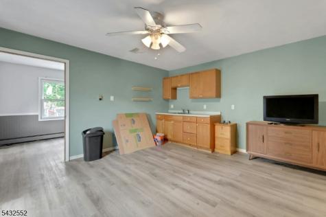 17 Butler Place Wanaque NJ 07420