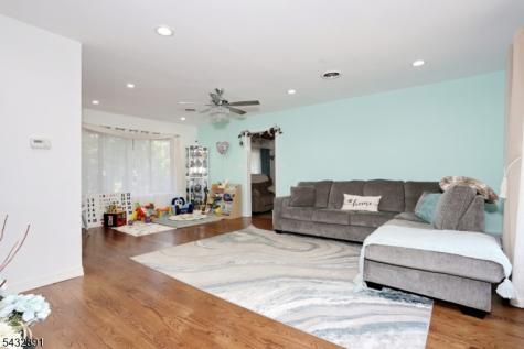 54 Stalter Wayne NJ 07470